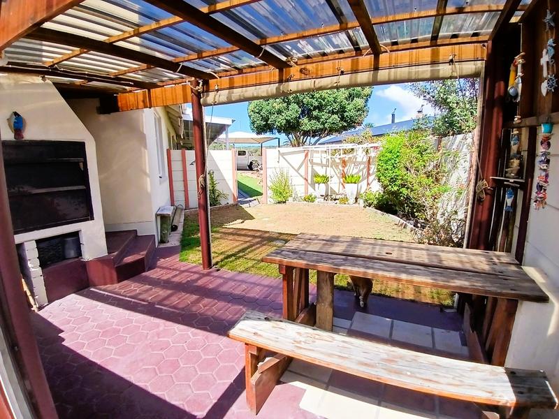 3 Bedroom Property for Sale in Stilbaai Wes Western Cape